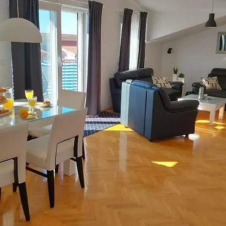 Wind Rose شقة أوميس