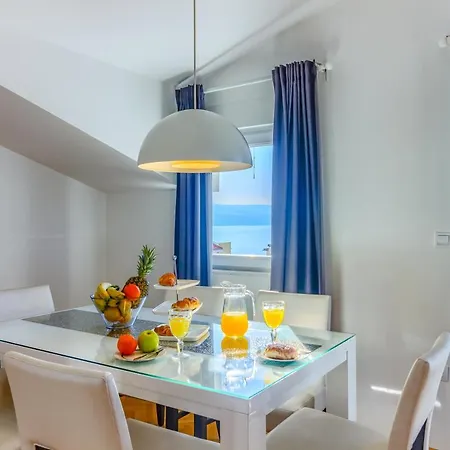 Wind Rose Apartment