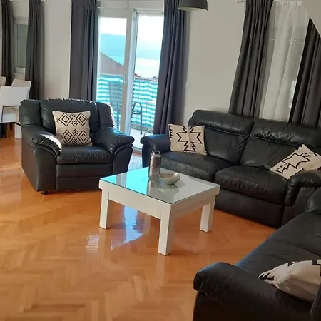 Wind Rose Apartment